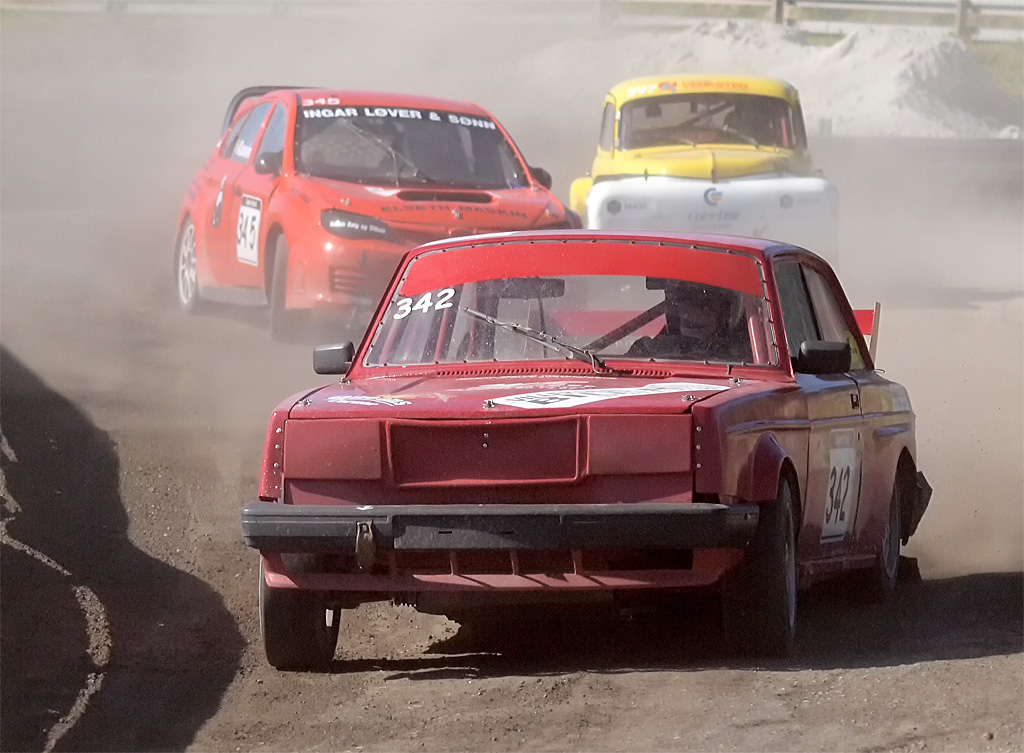 Peder T. Jensen vandt over nordmændene: Tov Kaasin (Subaru Sti) og Morten Raen (Volvo PV 544) på Nisseringen
(Foto: Kirketerp)